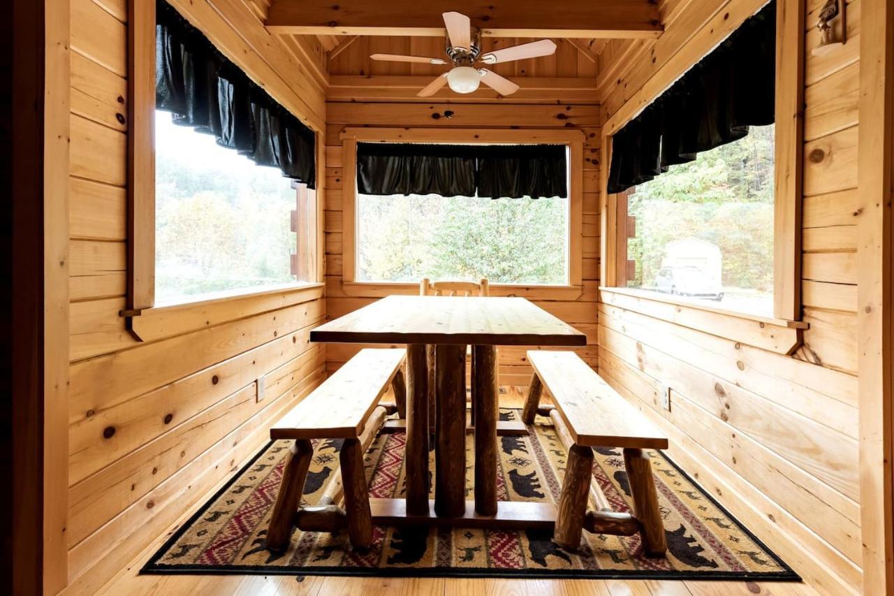 Smoky Mtn Hideaway - Cabin W/ Hot Tub & Pool Table Villa Sevierville Ngoại thất bức ảnh