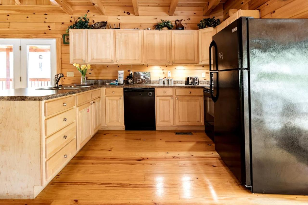 Smoky Mtn Hideaway - Cabin W/ Hot Tub & Pool Table Villa Sevierville Ngoại thất bức ảnh