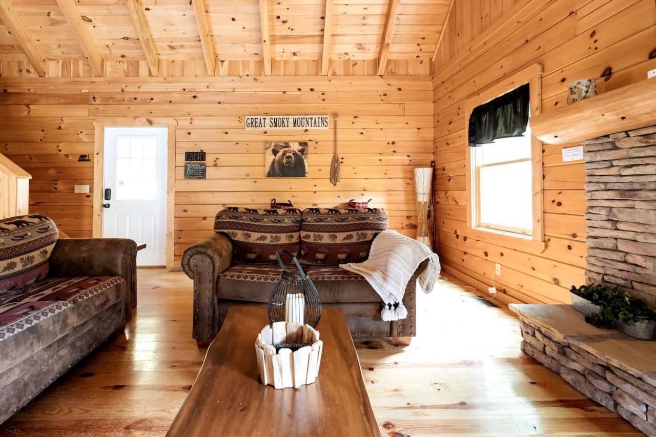 Smoky Mtn Hideaway - Cabin W/ Hot Tub & Pool Table Villa Sevierville Ngoại thất bức ảnh