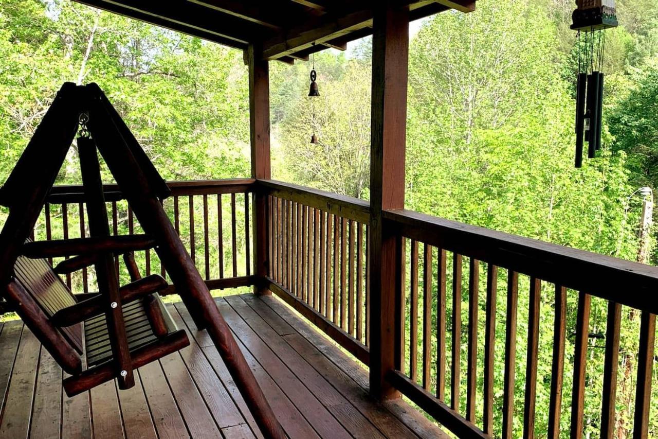 Smoky Mtn Hideaway - Cabin W/ Hot Tub & Pool Table Villa Sevierville Ngoại thất bức ảnh