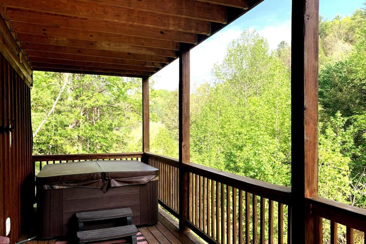 Smoky Mtn Hideaway - Cabin W/ Hot Tub & Pool Table Villa Sevierville Ngoại thất bức ảnh
