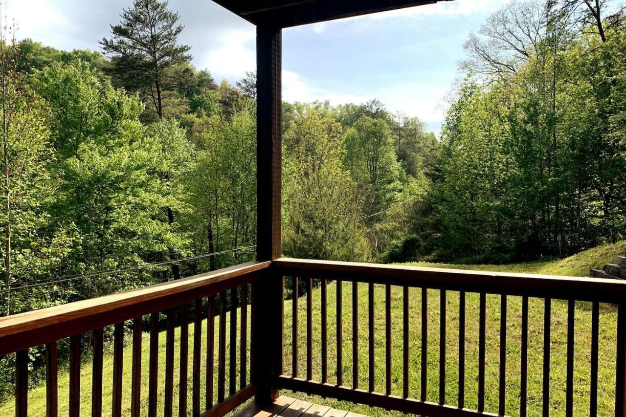 Smoky Mtn Hideaway - Cabin W/ Hot Tub & Pool Table Villa Sevierville Ngoại thất bức ảnh